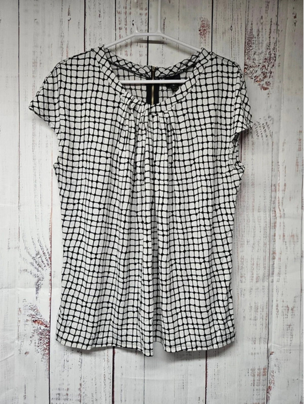 Worthington Womens XL Black White Geometric Blouse Short Sleeve Pleated Work Top